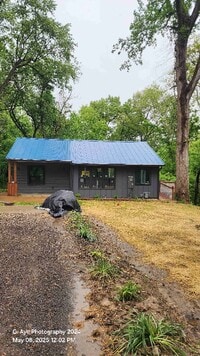Building Photo - 15 Edwards Ln