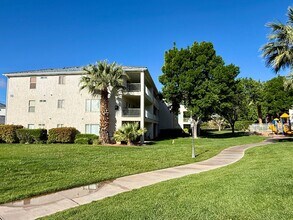 Building Photo - 1845 W Canyon View Dr