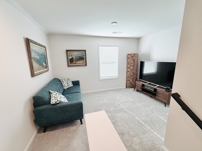 Building Photo - 667 Honeydew Dr