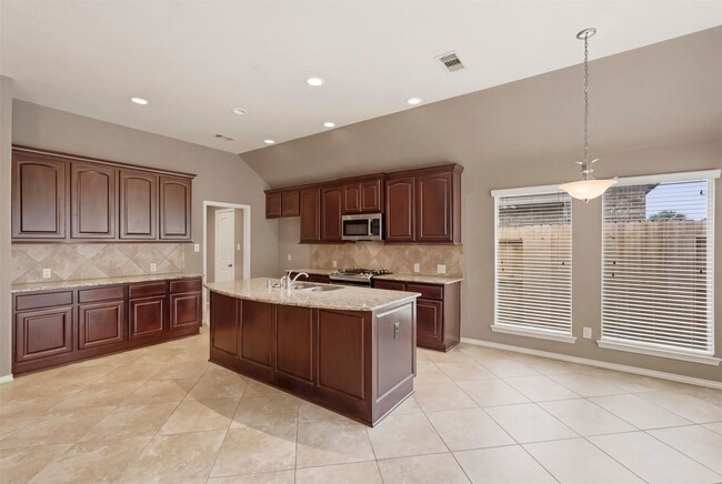 Building Photo - 2935 Fair Chase Dr