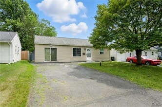 Building Photo - 122 Frederick Dr