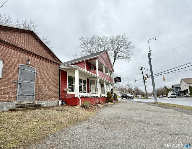 Building Photo - 4 Main St S