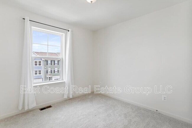 Building Photo - 40 Clifton Mnr