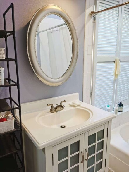 Master Bath - 3206 Sturbridge Ln