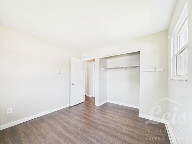 Building Photo - 1473 Skylark Dr