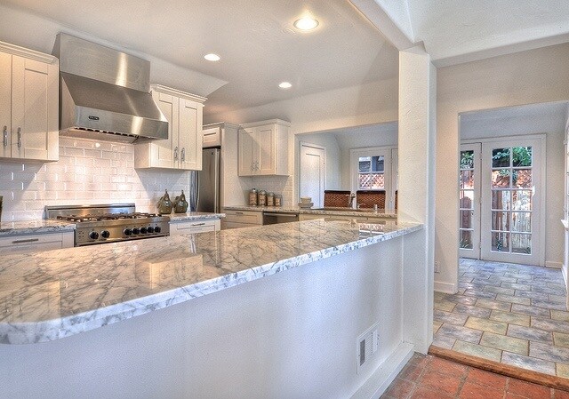 Primary Photo - 3927 Goodland Ave