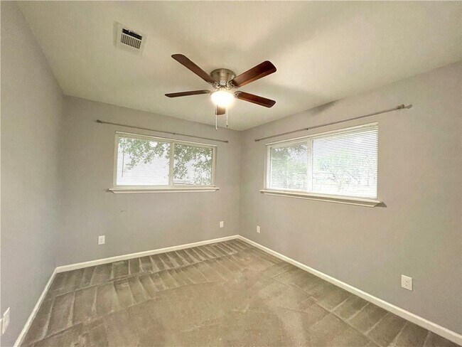 Building Photo - 1507 E 25th St