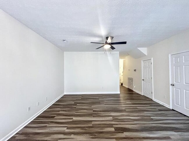 Building Photo - 4159 Park Chase Dr