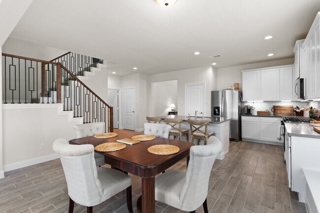 Building Photo - 12114 Champion's Frst Dr