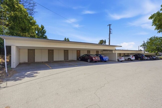 Building Photo - 3102 E 27th Ave