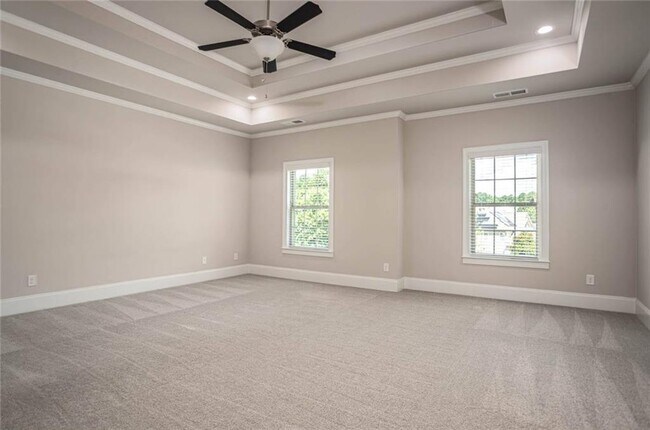 Building Photo - 2276 Caledonia Dr SE