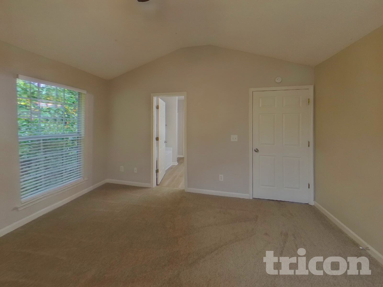 Building Photo - 7913 Four Oaks Ct