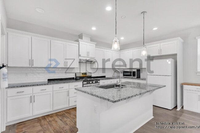 Building Photo - 30970 NW Turel Dr