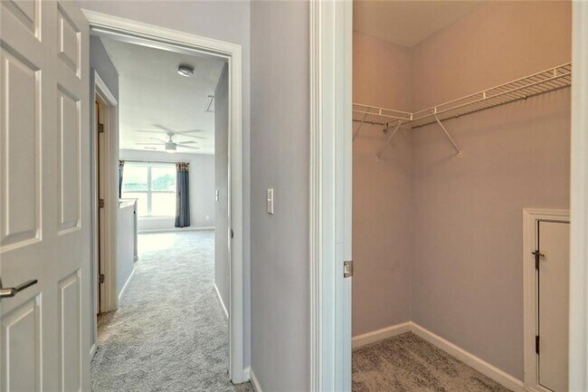 Building Photo - 5145 Fieldgate Ridge Dr