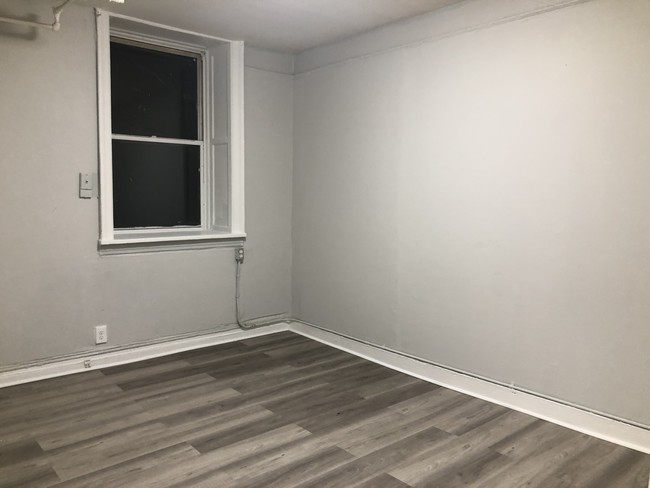 Building Photo - 630 Bergen Ave