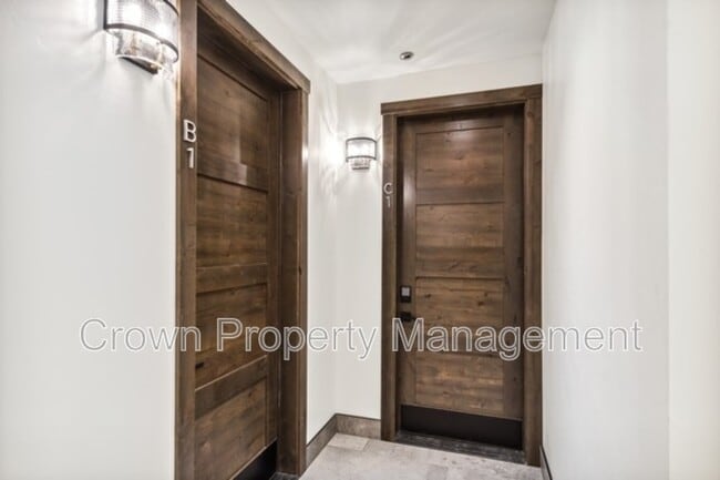 Building Photo - 317 Akers Ln