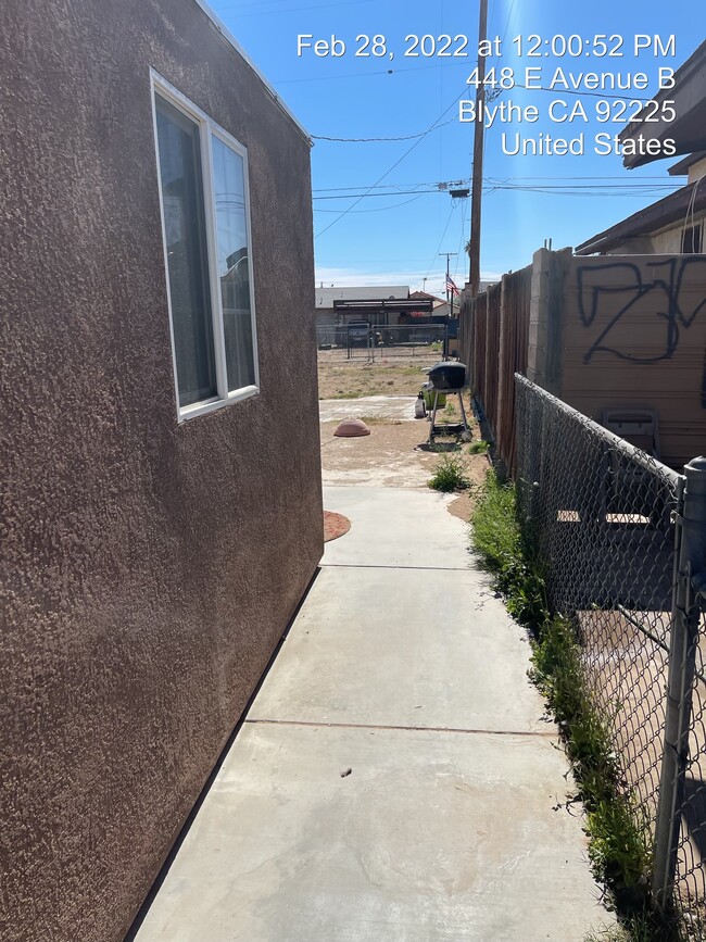 Building Photo - 448 E Ave B