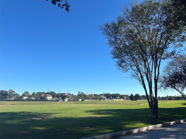 Building Photo - 1502 Sheffield Dr