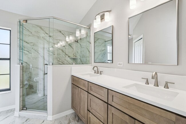 Building Photo - Charming 3-bedroom + 2-Bathroom Home in th...