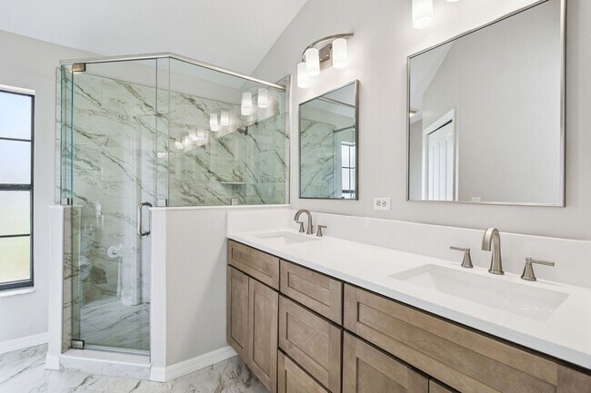 Building Photo - Charming 3-bedroom + 2-Bathroom Home in the heart of Leesburg