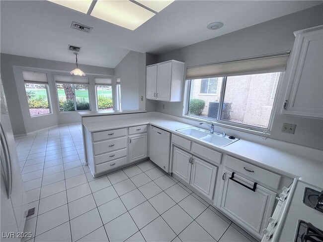 Building Photo - 9437 Eagle Valley Dr