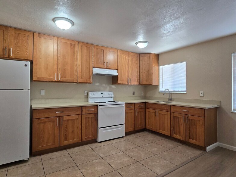 Building Photo - 515 E William St