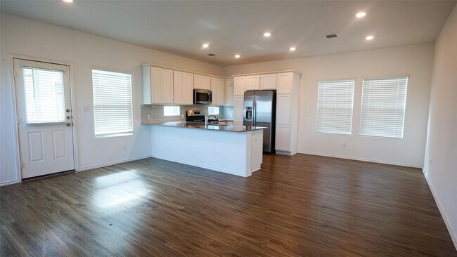 Building Photo - 1321 Weatherford Ln