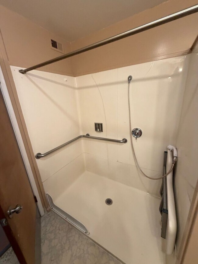 Building Photo - 3-Bedroom, 2-Bathroom Home for Rent – Move-In Ready!
