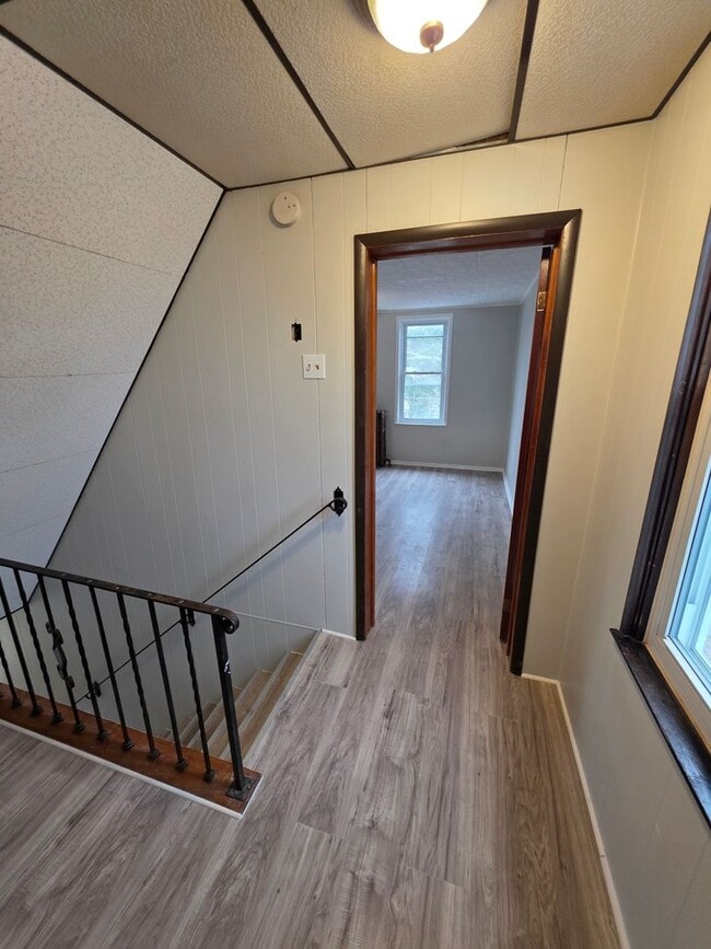 Building Photo - Spacious 3-Bedroom Home with Granite Countertops & Huge Eat-In Kitchen