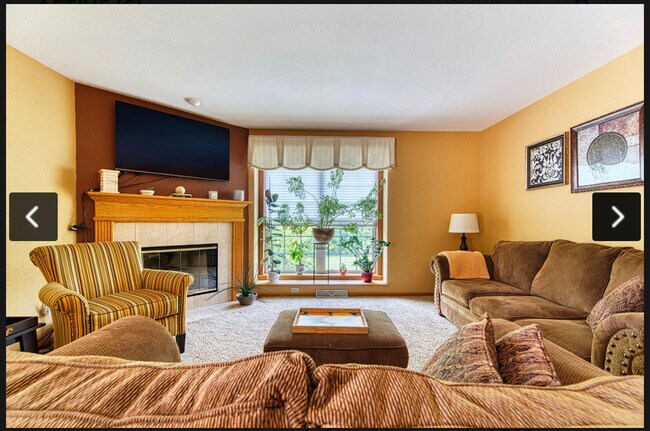 Building Photo - 1300 E Buckwood Dr