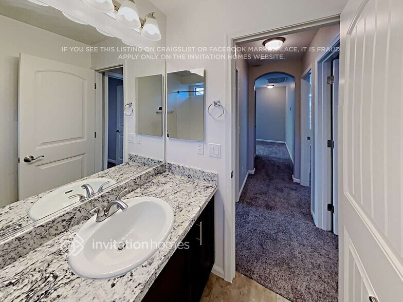 Building Photo - 1403 S Moccasin Trail