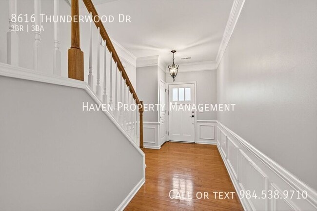 Building Photo - 8616 Thunderwood Dr