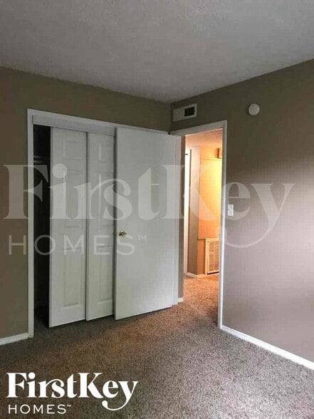 Building Photo - 6111 Dry Den Ct