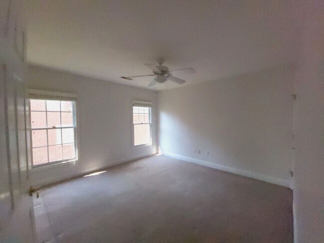 Building Photo - Knoxville 37934 - 4 bedroom, 3.5 bath home...