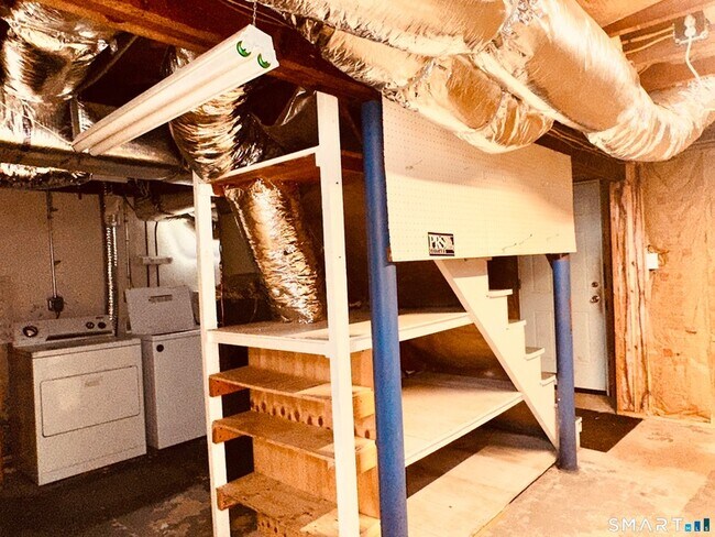Building Photo - 33 Jepson Ln