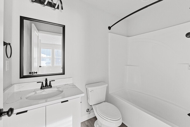 Building Photo - 847 Felix Wy