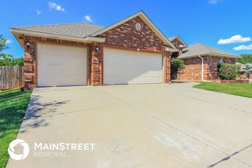 Building Photo - 1401 SW 129th St