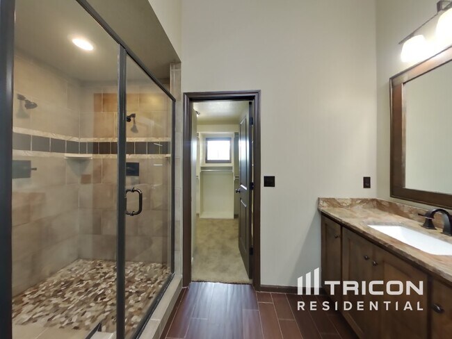 Building Photo - 20924 W 68th St