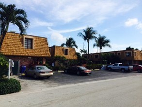 Building Photo - 100 Isle of Venice Ft. Lauderdale, FL 33301