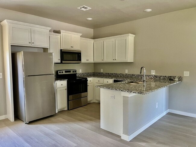 Building Photo - Brand new two bedroom home in Shawnee.