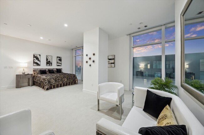 Building Photo - 4521 San Felipe St