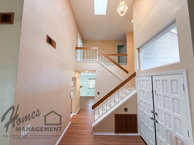 Building Photo - Homes Management - Escondido Home