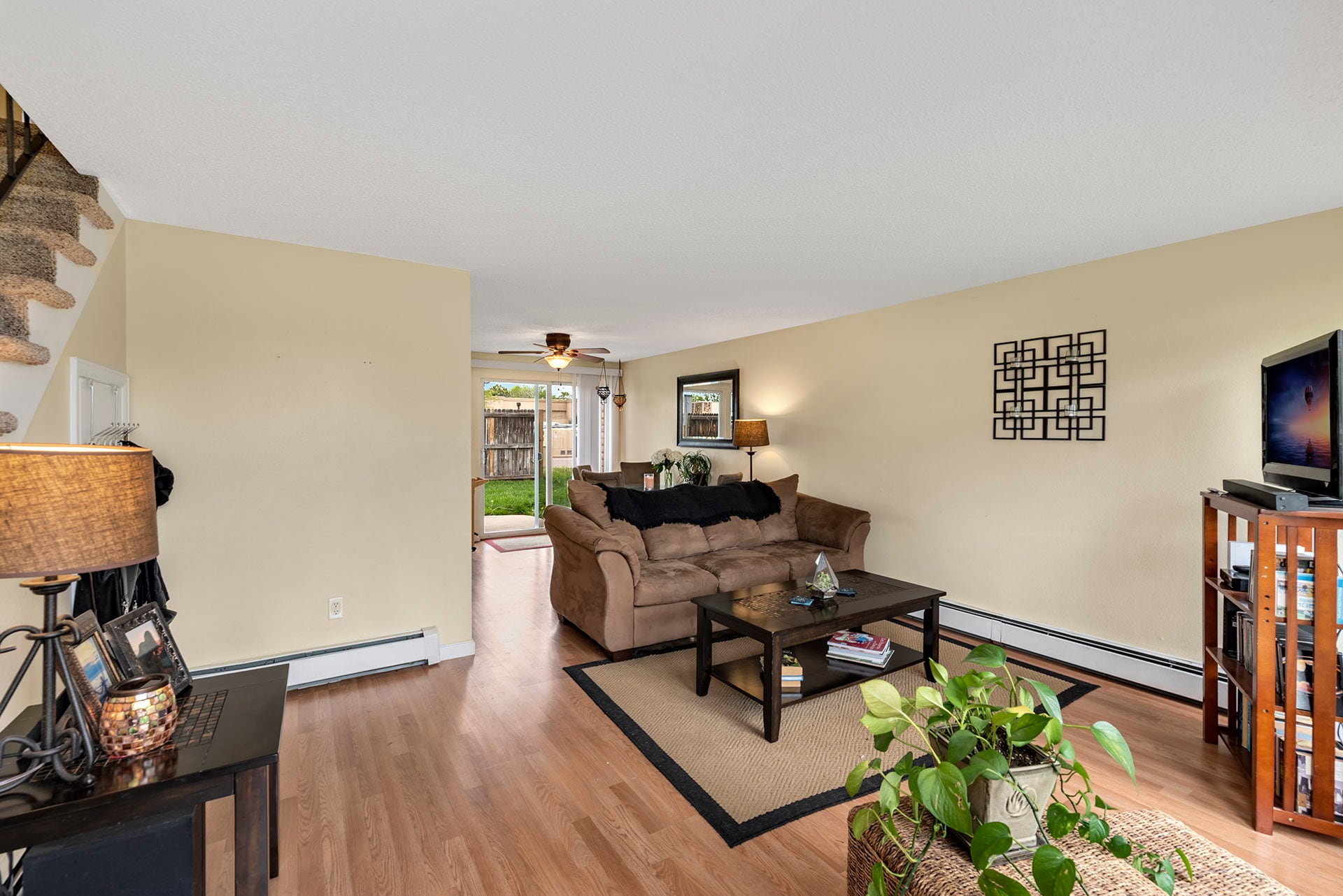 living room - 2709 Harvard St
