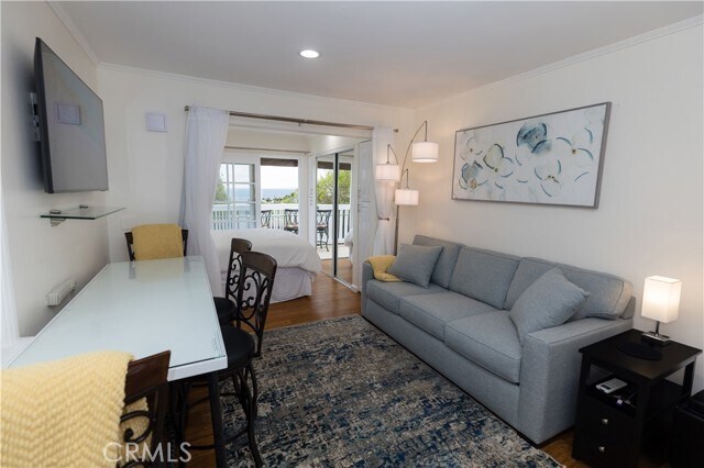 Building Photo - 464 Bent St