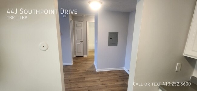 Building Photo - 44 Southpoint Dr