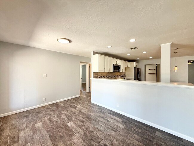 Building Photo - 3553 E Monterosa St