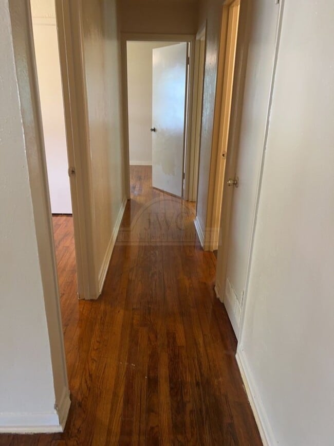 Building Photo - 110 Bybee Ct