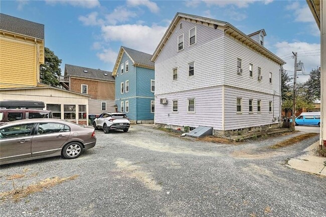 Building Photo - 50 Barton St