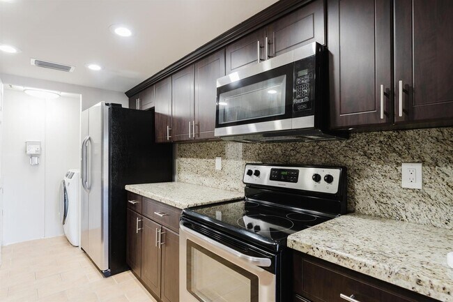 Building Photo - 859 Jeffery St