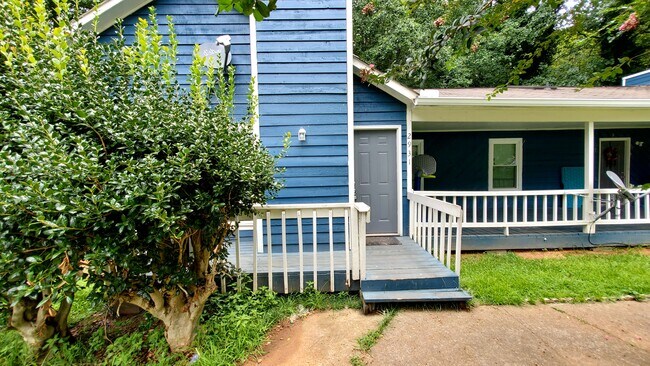 Primary Photo - 2931 Lakemont Dr SW